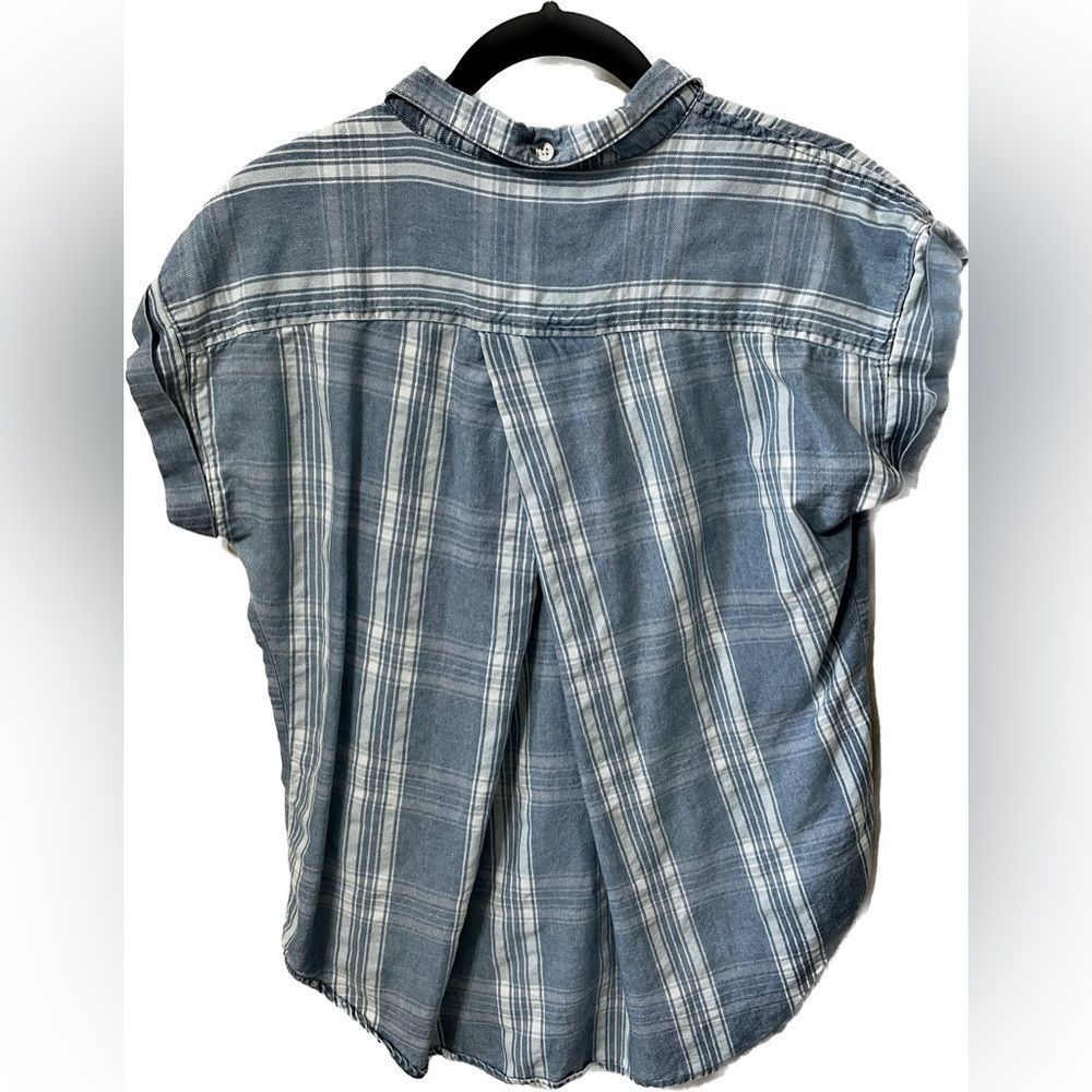 Thread & Supply Stylish Button Up Size Small - Picture 2 of 3